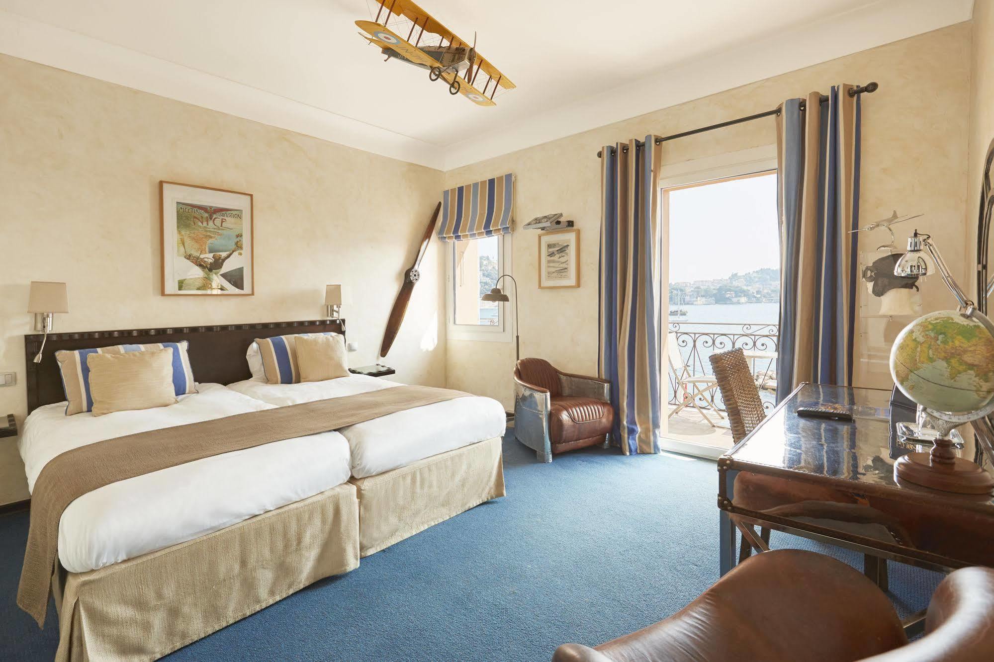 Welcome Hotel Вилафранк-сюр-Мер Екстериор снимка